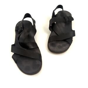 Chaco | Women’s Wayfarer Black Leather Strappy Sandals Size 8